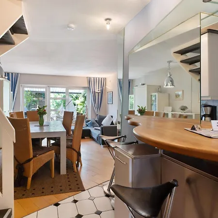 Schoenes Maritimes Haus Apartment