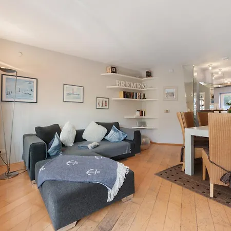 Schoenes Maritimes Haus Apartment *