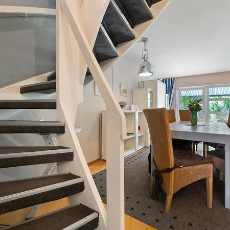 Schoenes Maritimes Haus Apartament